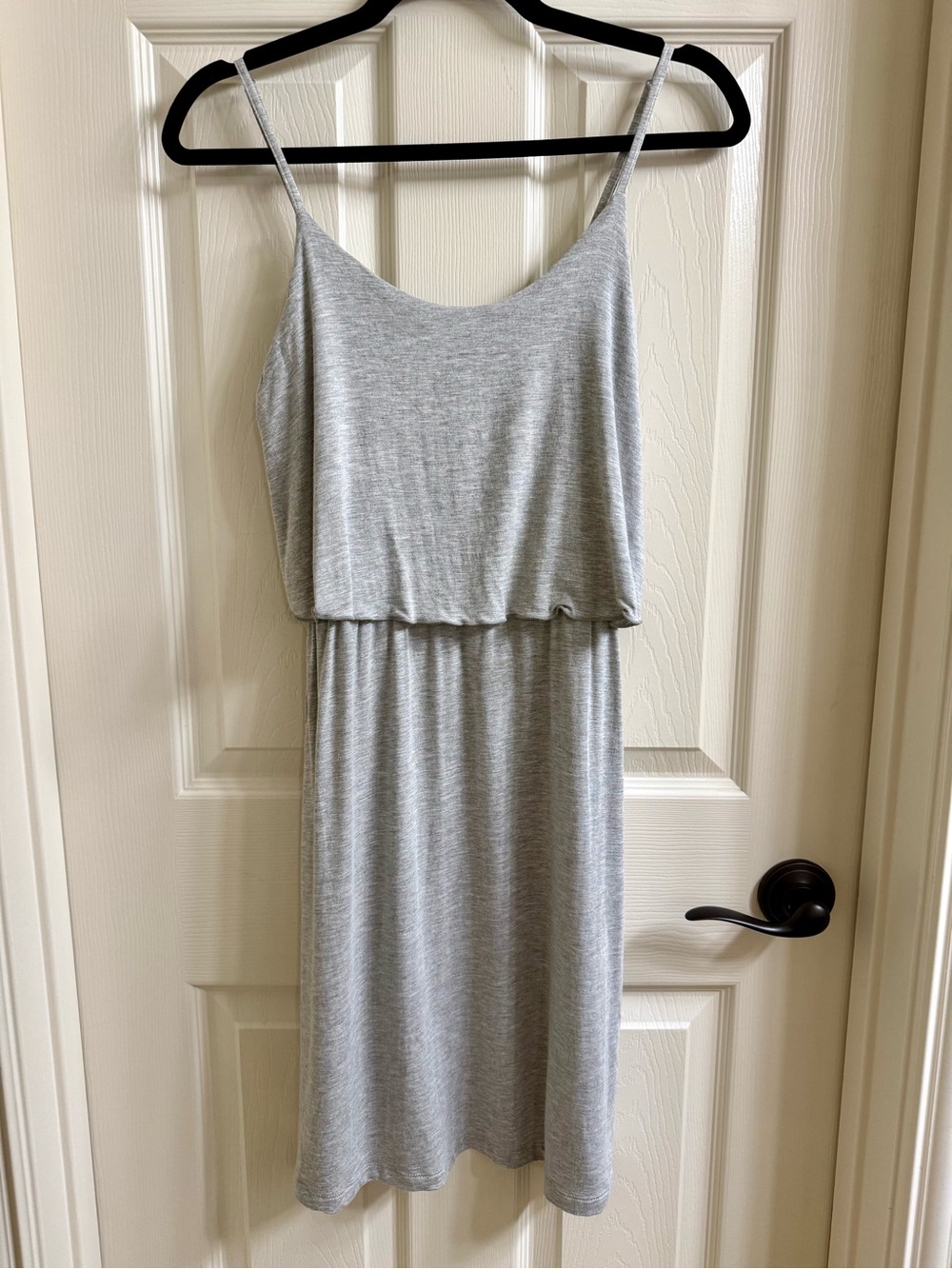 GAP Light Gray Sleeveless Knee Length Dress